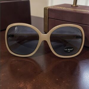 A.J. Morgan Beige Oversized Round Sunglasses with Dark Lenses